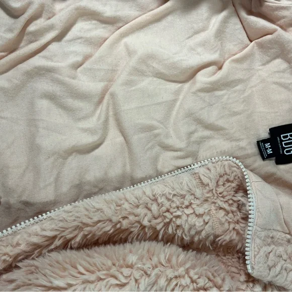 BDG URBAN OUTFITTERS‎ TEDDY FAUX FUR CROP HOODIE JACKET M PINK PREOWNED - Picture 10 of 12